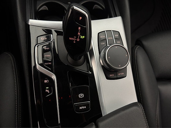 BMW 530e 28 of 30