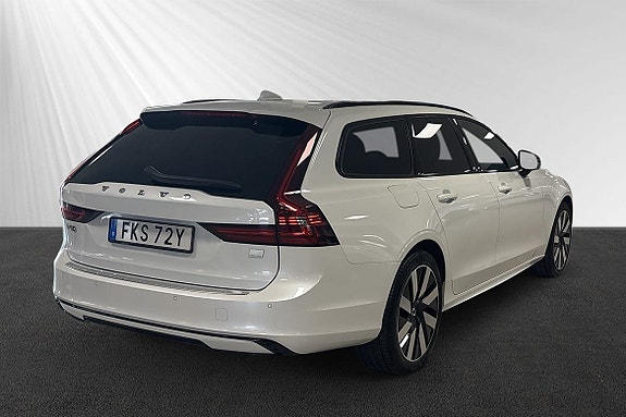 Volvo V90 3 of 5