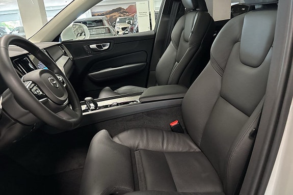 Volvo XC60 11 of 13