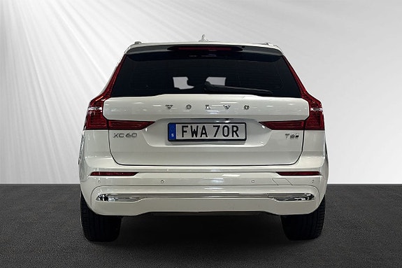 Volvo XC60 2 of 13