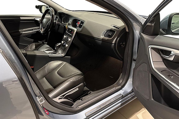 Volvo V60 13 of 30