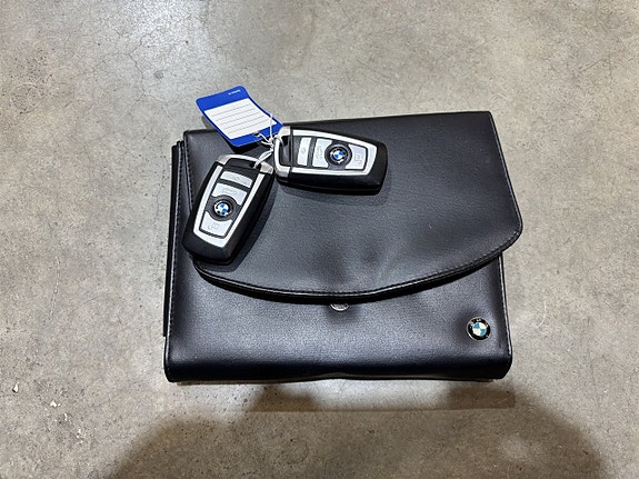 BMW 750i 27 of 27