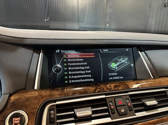 BMW 750i 17 of 27