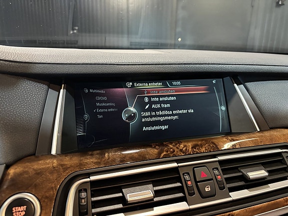 BMW 750i 14 of 27