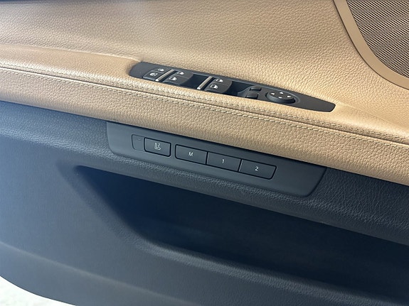 BMW 750i 20 of 27