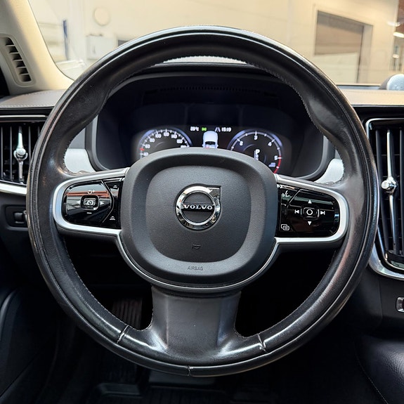 Volvo V90 11 of 15