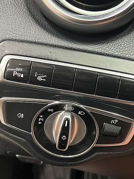 Mercedes-Benz C220 d 28 of 28
