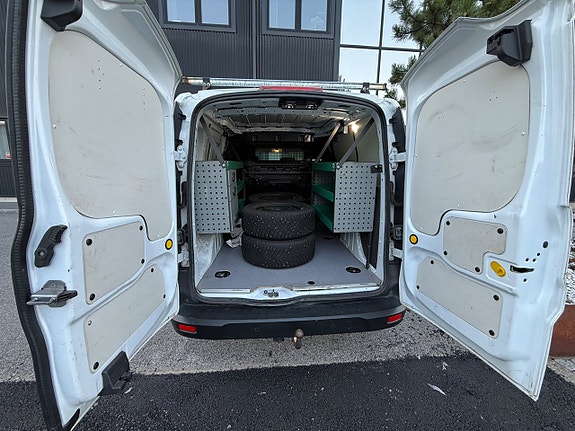 Ford Transit Connect 8 of 15
