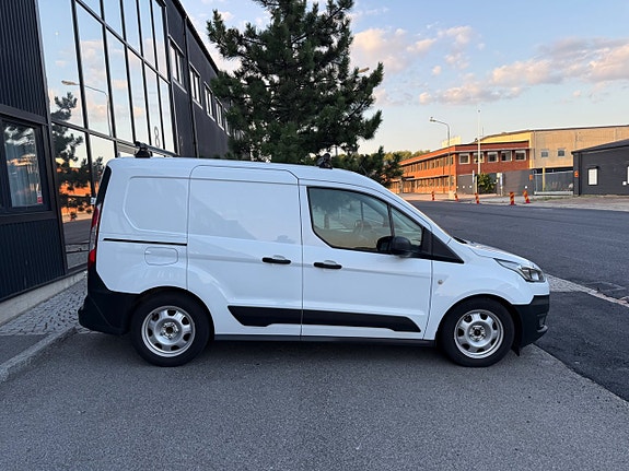 Ford Transit Connect 2 of 5