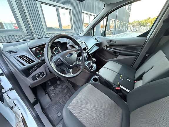 Ford Transit Connect 10 of 15
