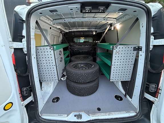 Ford Transit Connect 9 of 15