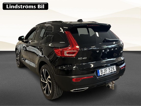 Volvo XC40 4 of 5