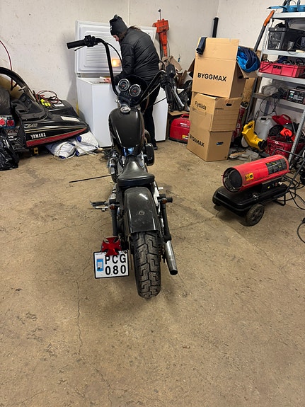 Harley-Davidson Bobber 4 of 4
