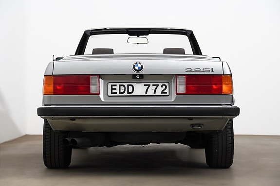 BMW 325i 25 of 30