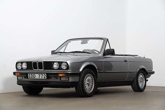 BMW 325i 2 of 5