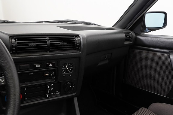 BMW 325i 15 of 30