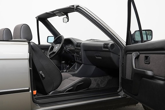 BMW 325i 29 of 30