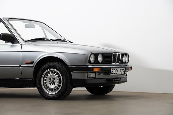BMW 325i 28 of 30