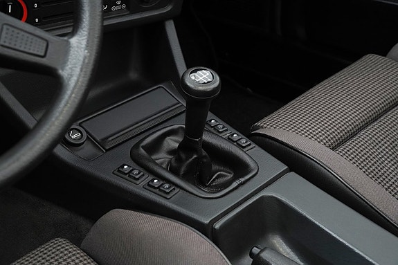 BMW 325i 13 of 30