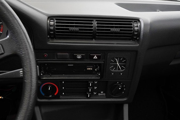 BMW 325i 14 of 30