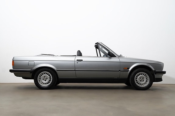 BMW 325i 26 of 30