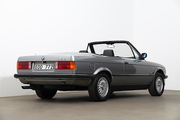 BMW 325i 24 of 30