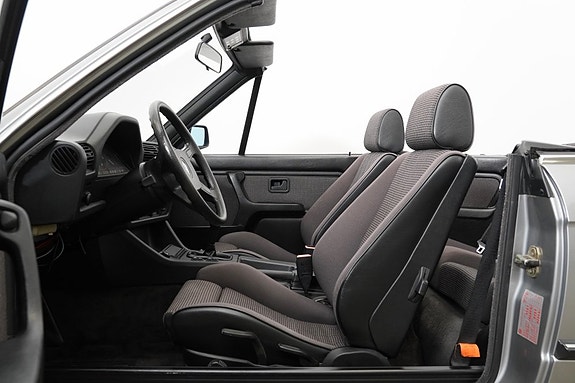BMW 325i 9 of 30