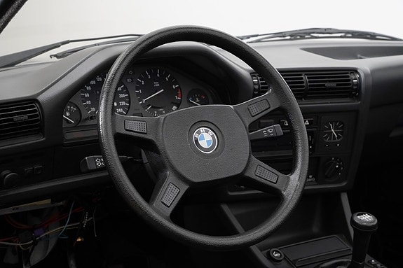 BMW 325i 10 of 30