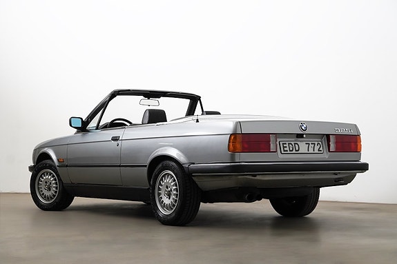 BMW 325i 23 of 30
