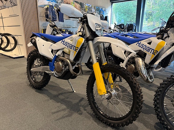 Husqvarna FE 350 3 of 5