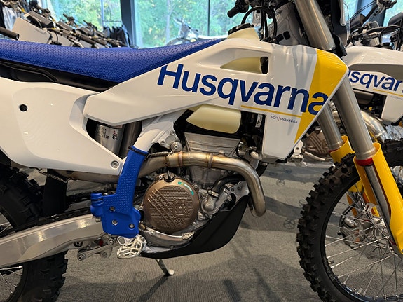 Husqvarna FE 350 2 of 5