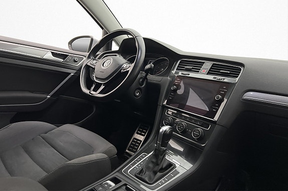 Volkswagen Golf Alltrack 20 of 23