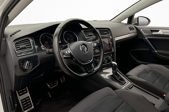 Volkswagen Golf Alltrack 9 of 23