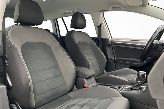 Volkswagen Golf Alltrack 19 of 23