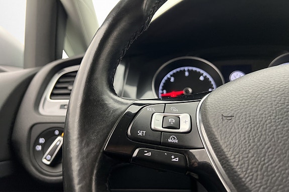 Volkswagen Golf Alltrack 11 of 23
