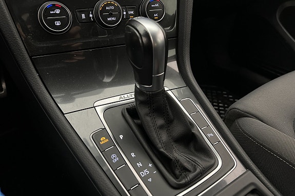 Volkswagen Golf Alltrack 18 of 23