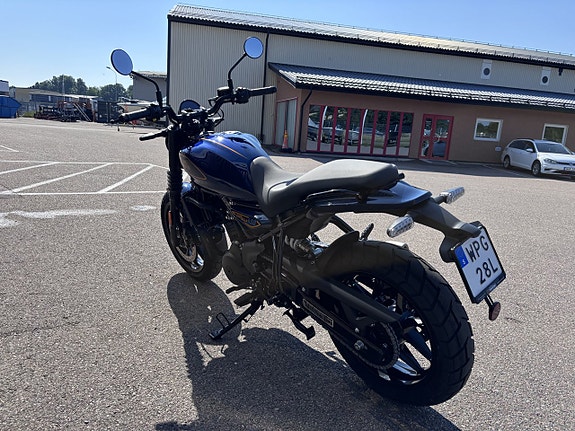 ROYAL Enfield Guerrilla 450 Twilight Blue 4 of 5