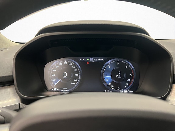 Volvo XC40 16 of 30
