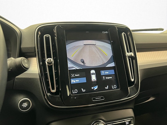 Volvo XC40 18 of 30