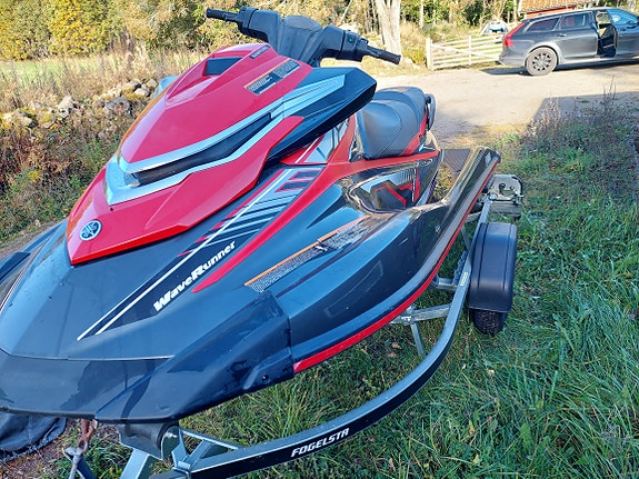 Yamaha VXS 2 of 5