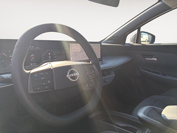 Nissan Leaf 8 of 16