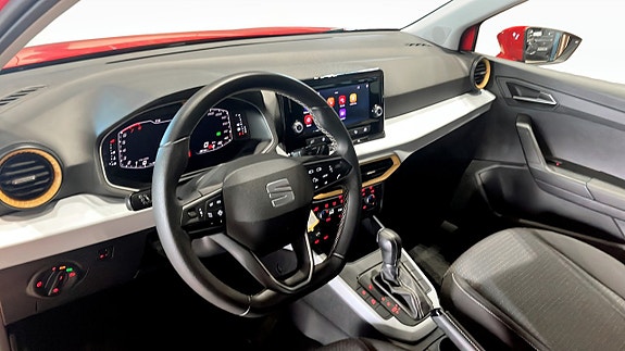 Seat Arona 7 of 12