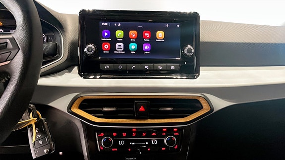 Seat Arona 9 of 12