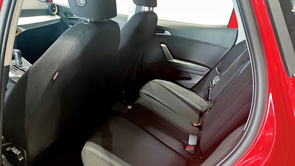 Seat Arona 11 of 12