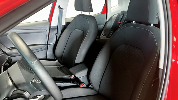 Seat Arona 8 of 12