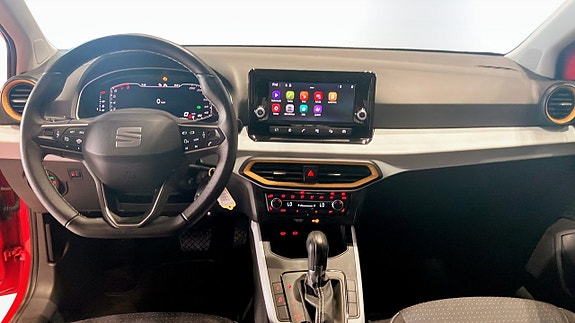 Seat Arona 10 of 12