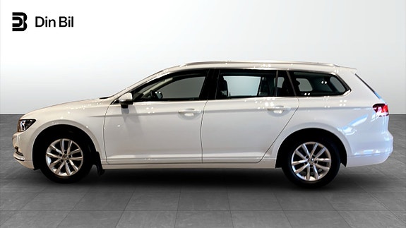 Volkswagen Passat 2 of 5