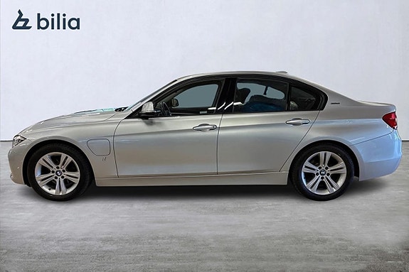 BMW 330e 3 of 27
