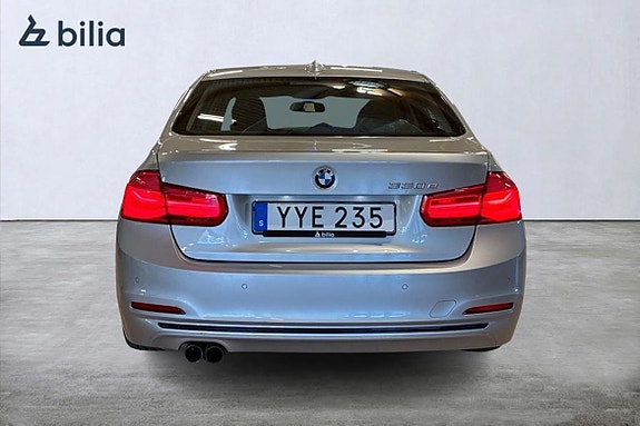 BMW 330e 4 of 27