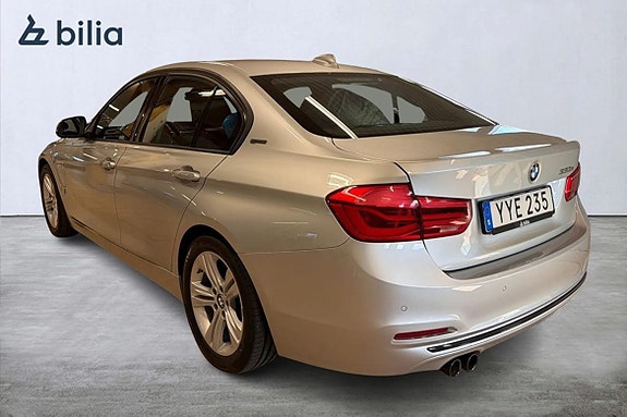 BMW 330e 3 of 14